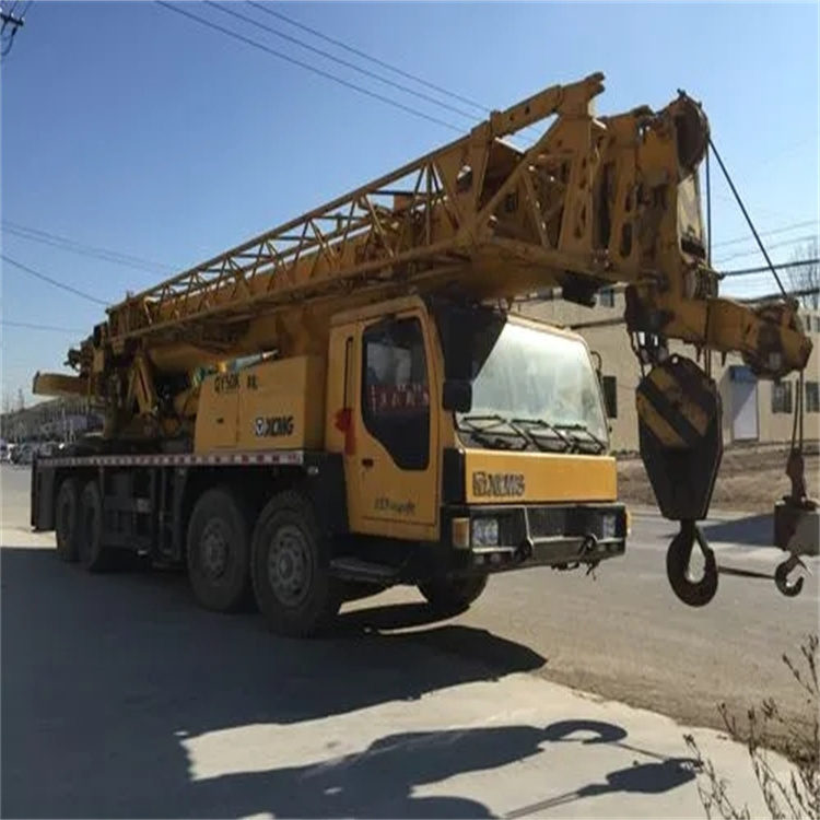 曲江吊车怎么吊装挖掘机